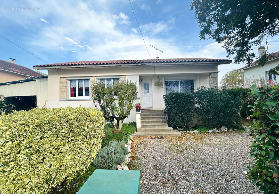 Maison à SAINT-SYLVESTRE-SUR-LOT