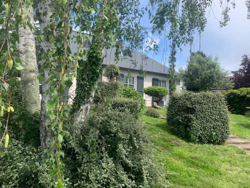 Maison à SAINT-CYR-SUR-LOIRE