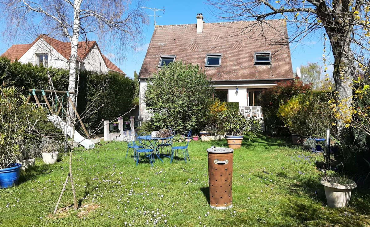 Maison à LIVERDY-EN-BRIE