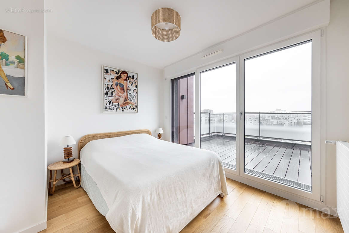 Appartement à COURBEVOIE