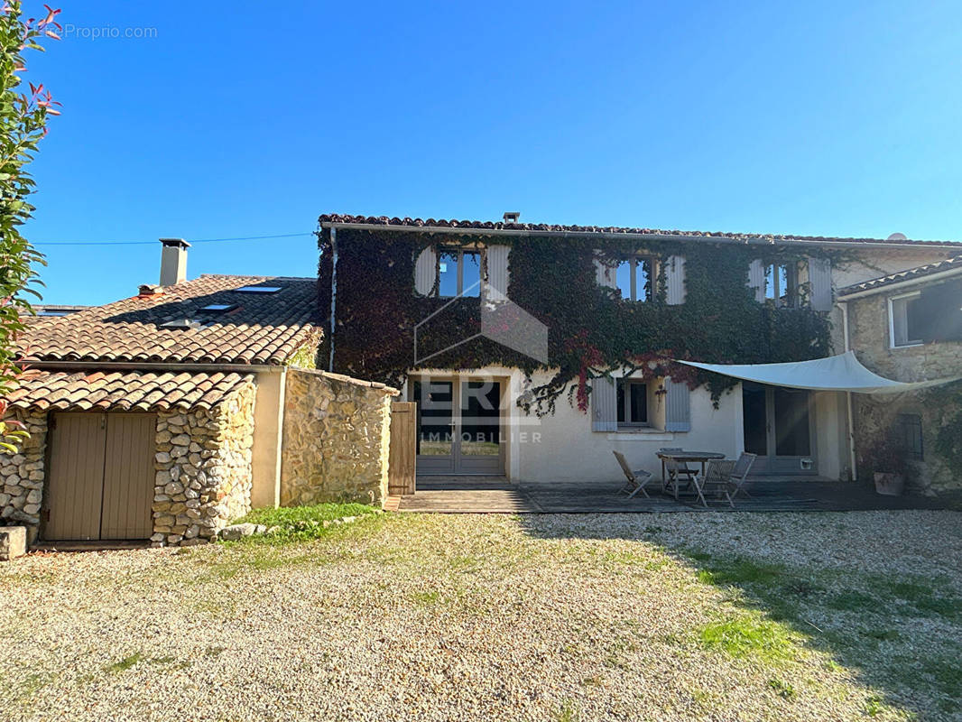 Maison à CADENET