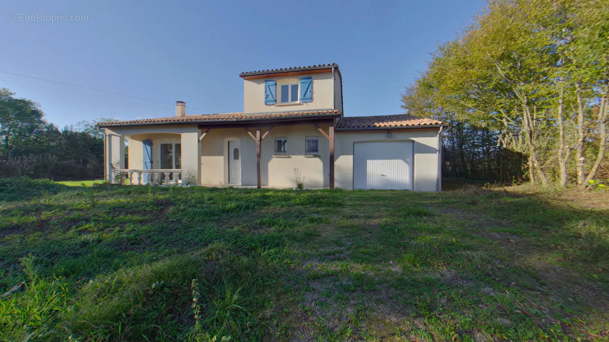 Maison à NERIGNAC