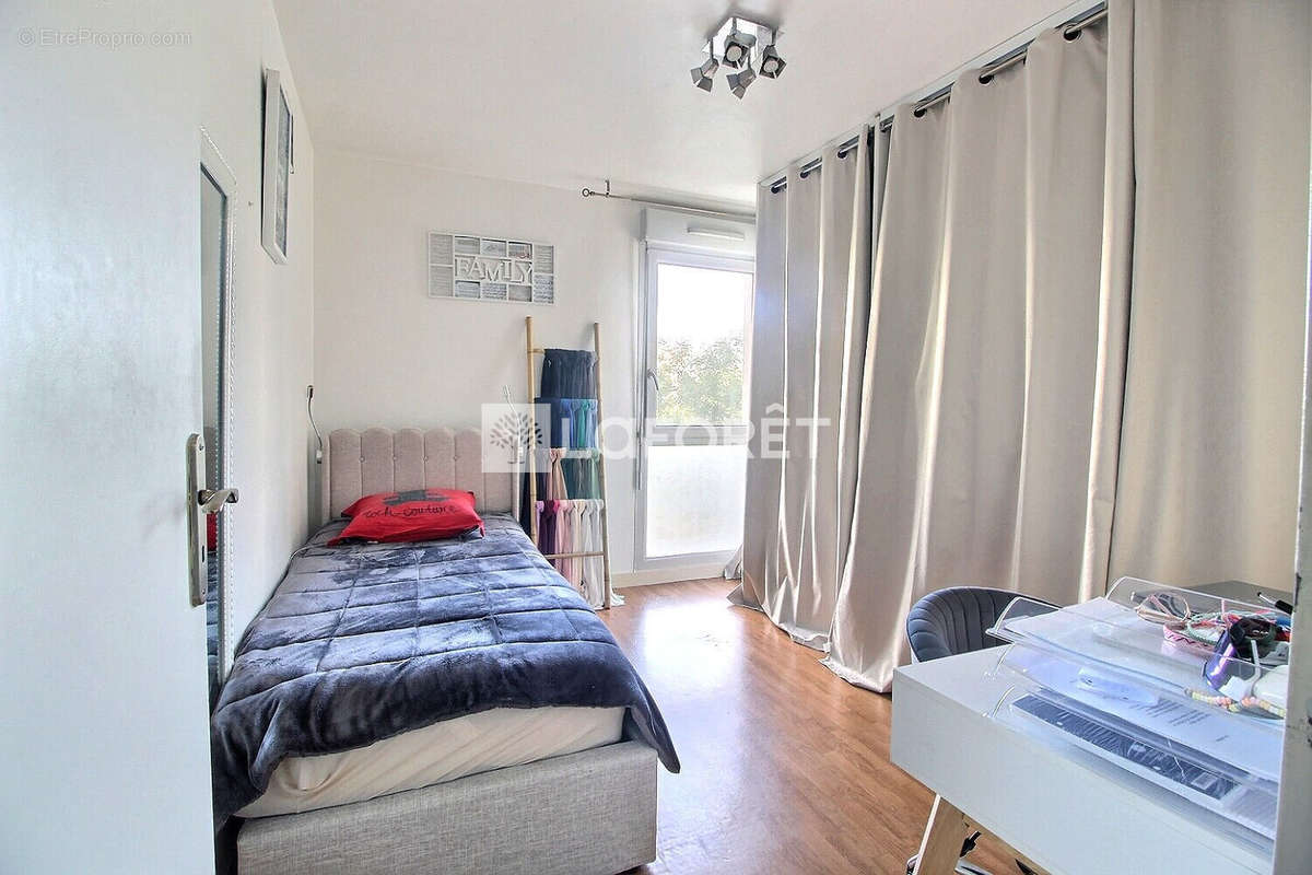 Appartement à GENNEVILLIERS