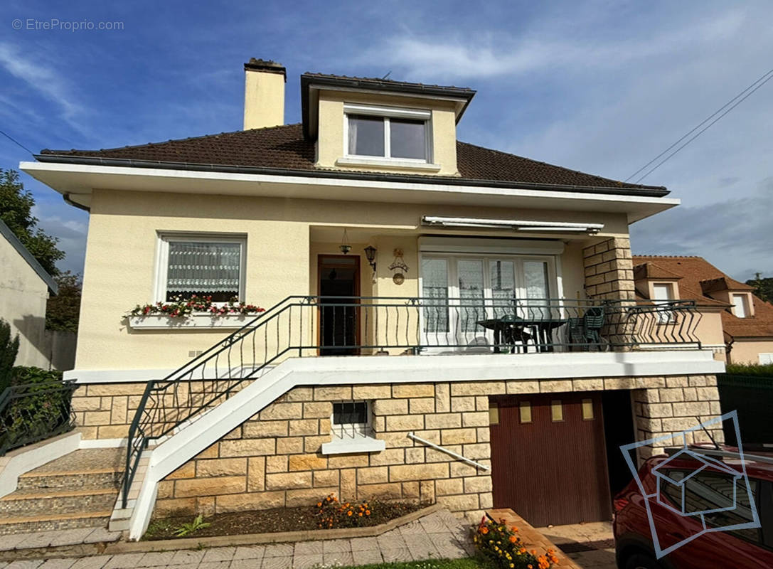 Maison à SAINT-REMY-LES-CHEVREUSE