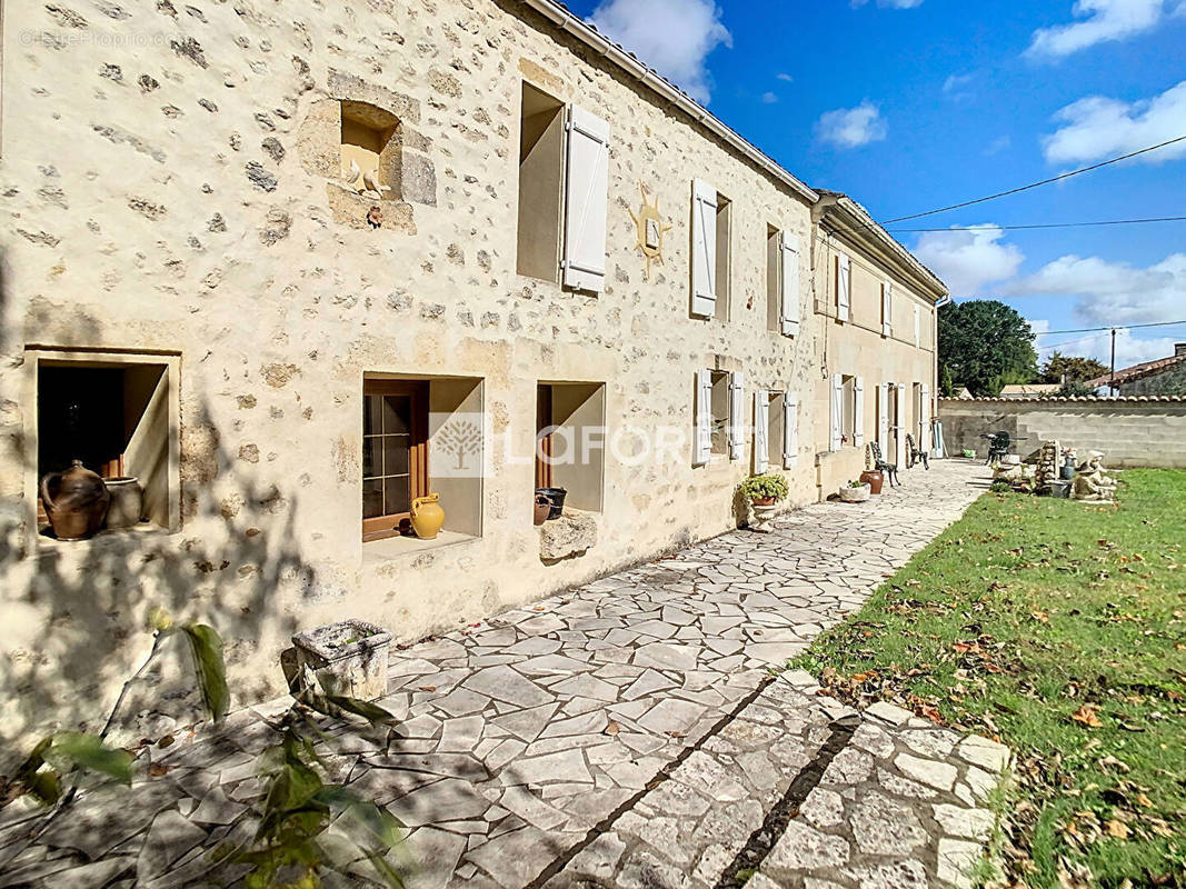 Maison à TEUILLAC