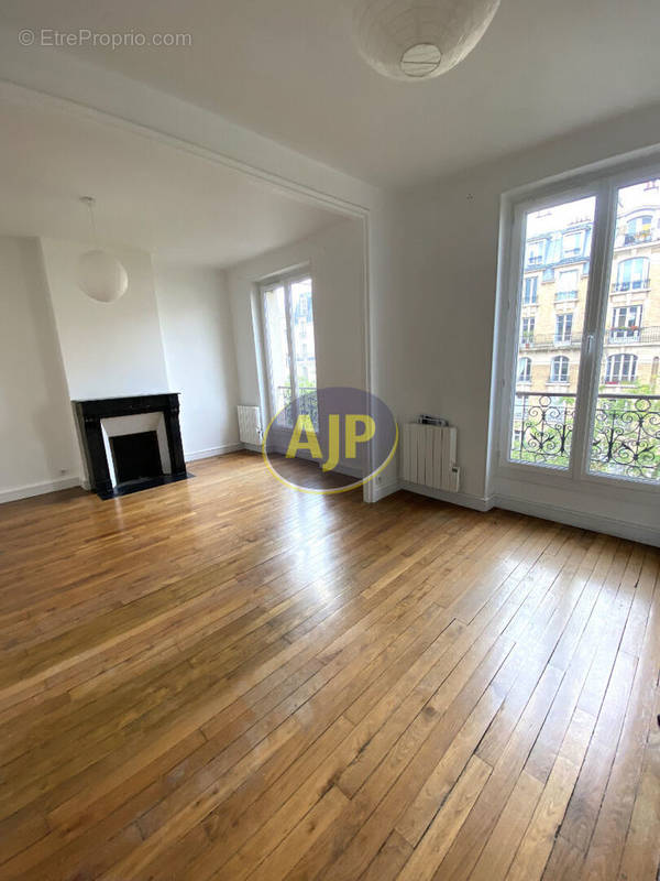 Appartement à PARIS-11E