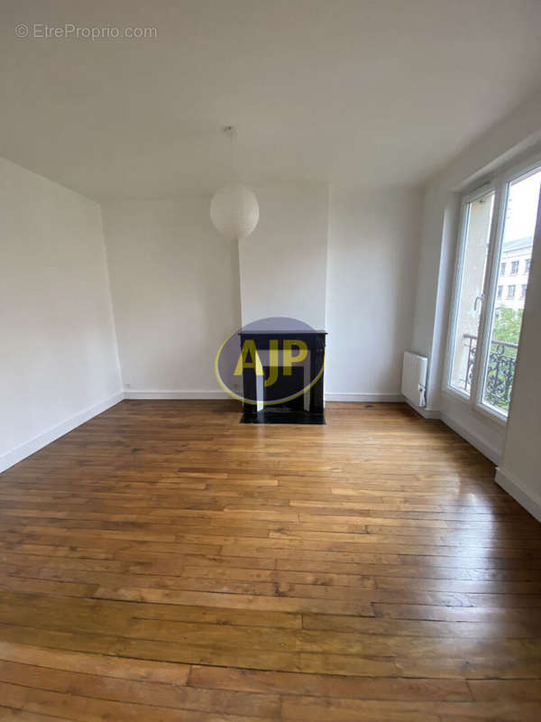 Appartement à PARIS-11E