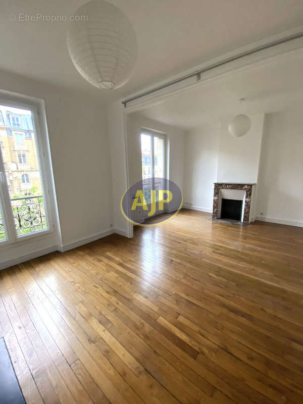 Appartement à PARIS-11E