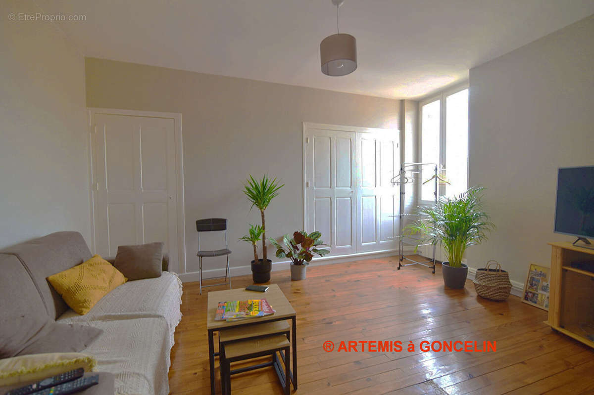 Appartement à SAINT-EGREVE