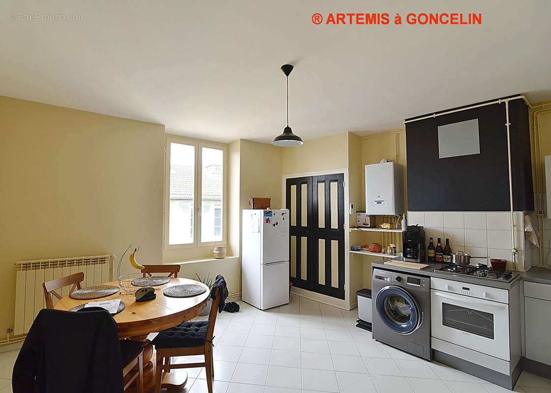 Appartement à SAINT-EGREVE