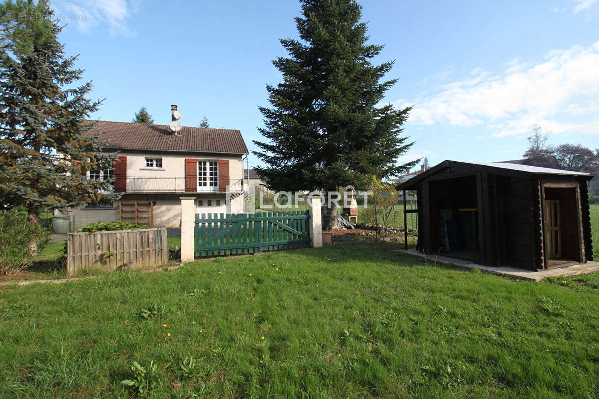 Maison à SAINT-PARDOUX-LA-RIVIERE