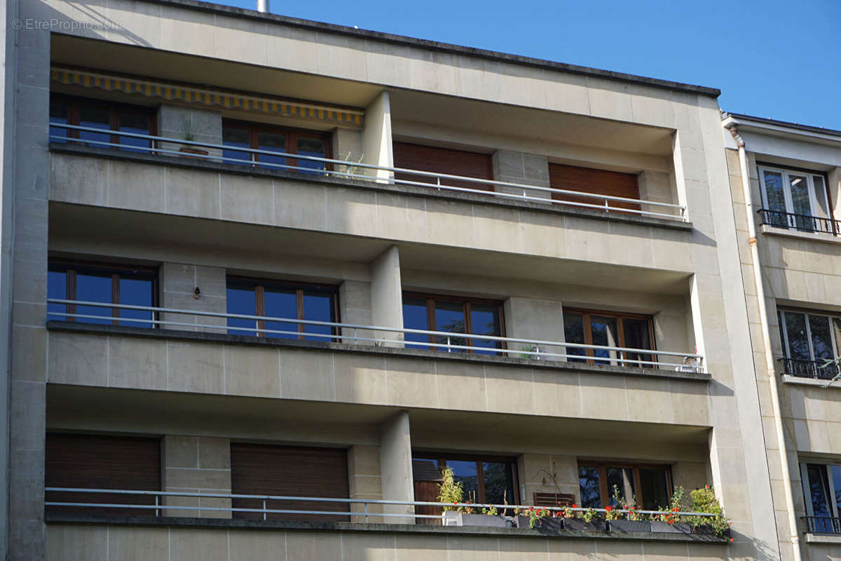 Appartement à CHARENTON-LE-PONT