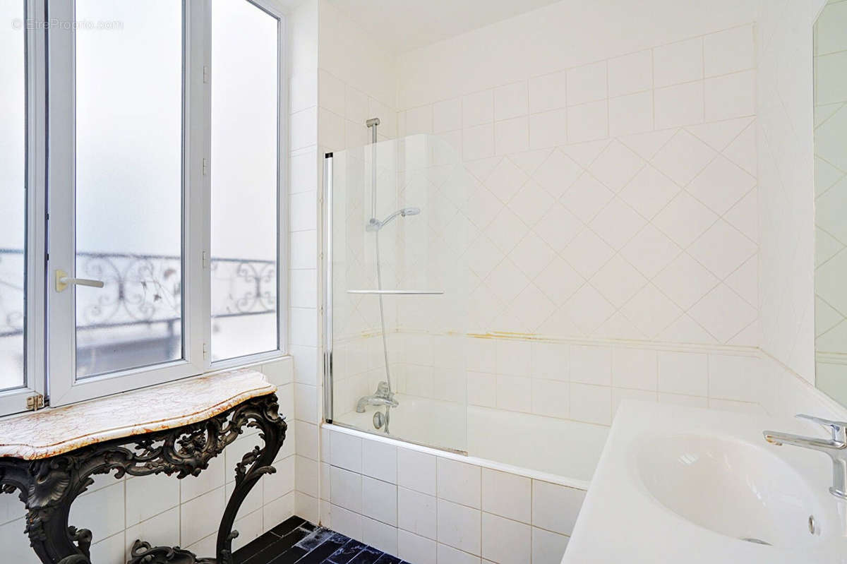 Appartement à PARIS-6E