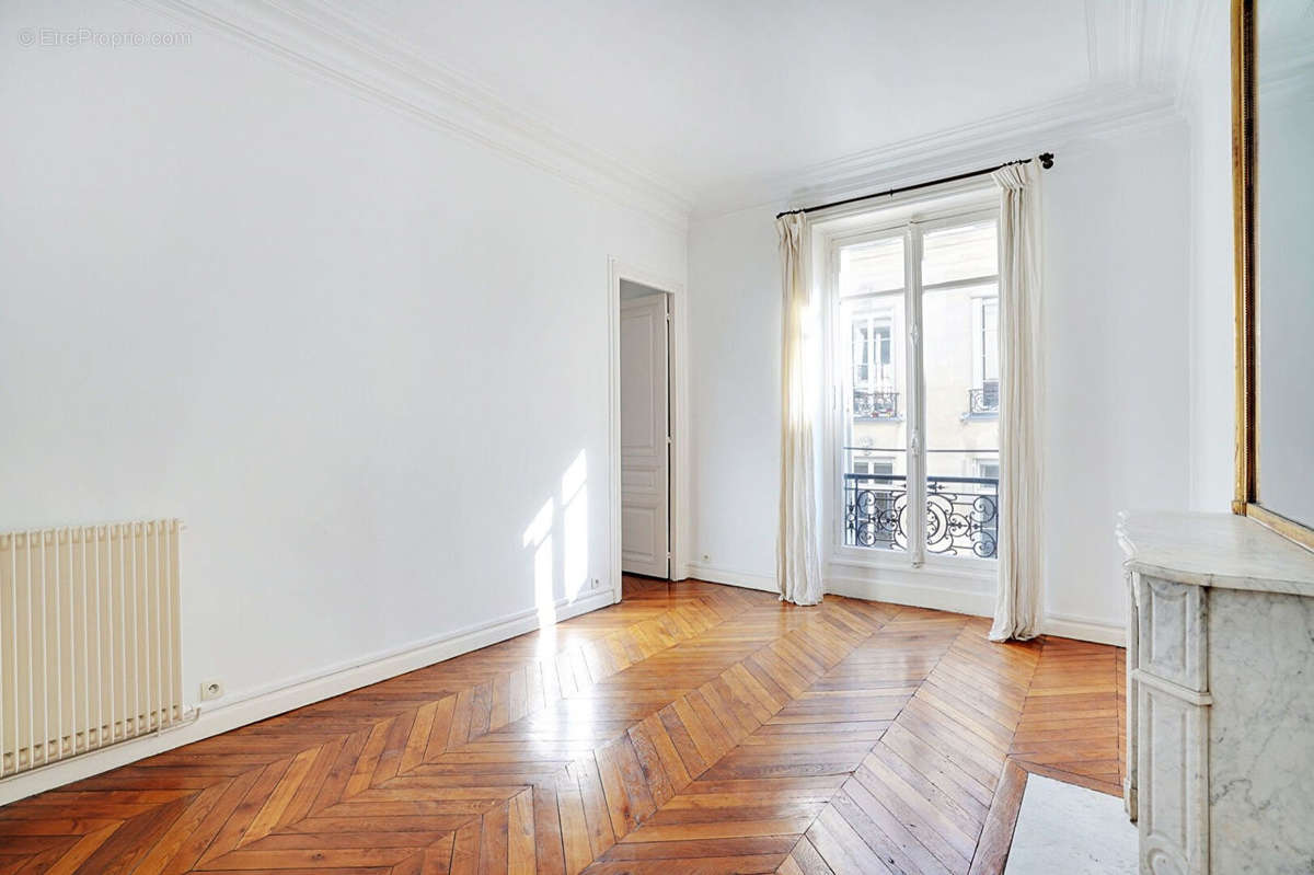 Appartement à PARIS-6E