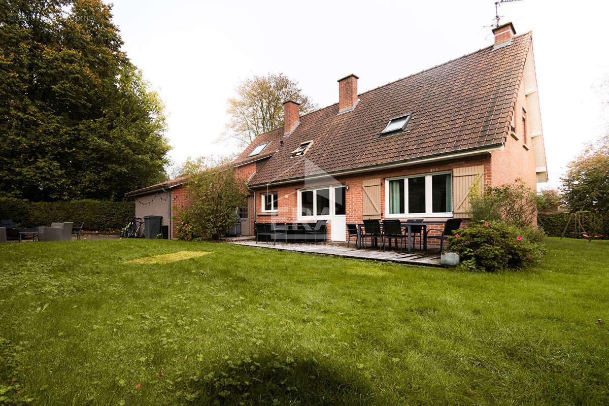 Maison à HAZEBROUCK