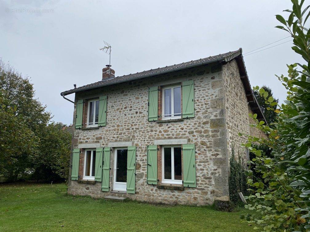 Maison à SAINT-JULIEN-LE-PETIT