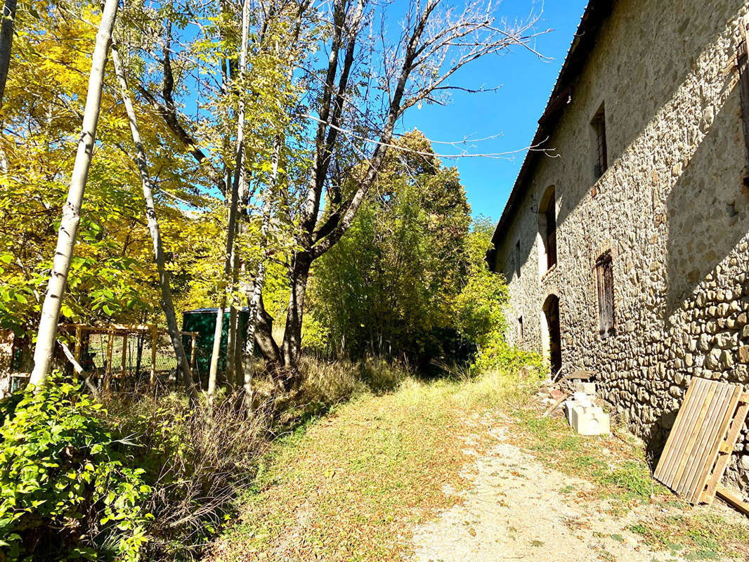 Maison à BEAUVEZER