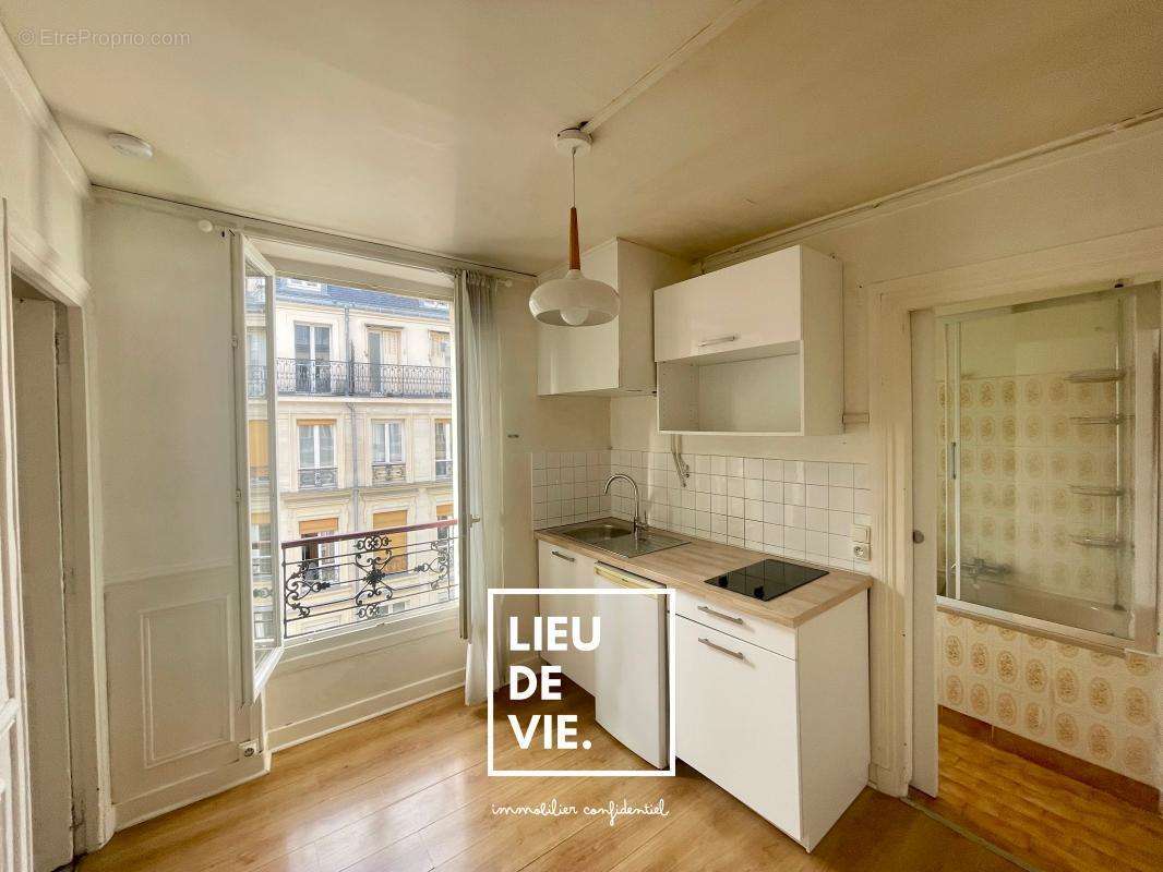 Appartement à PARIS-17E