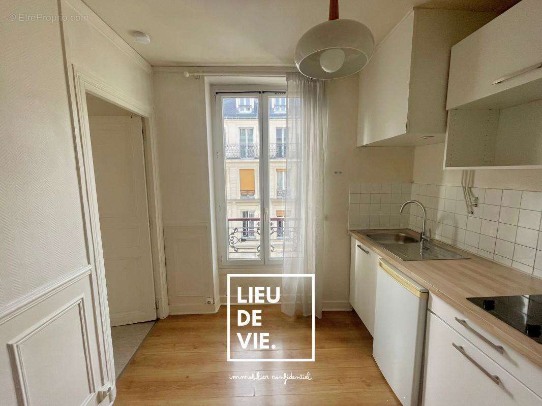 Appartement à PARIS-17E