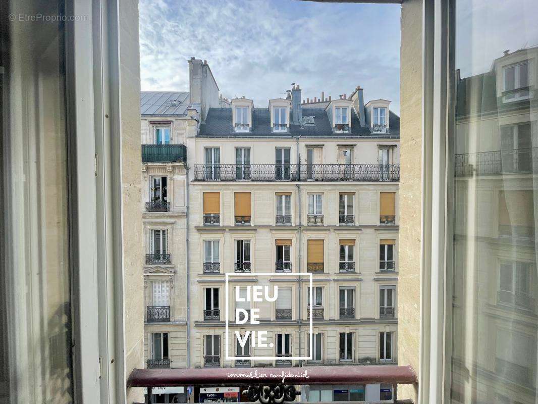 Appartement à PARIS-17E