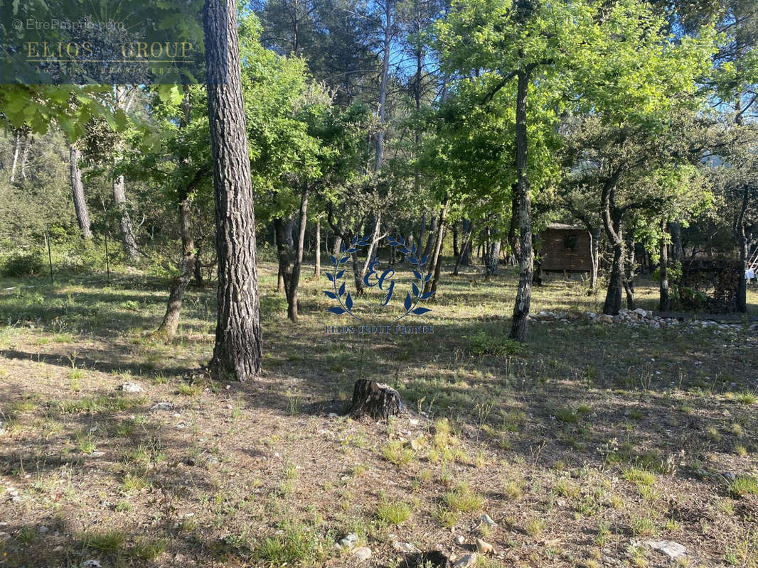 Terrain à NANS-LES-PINS