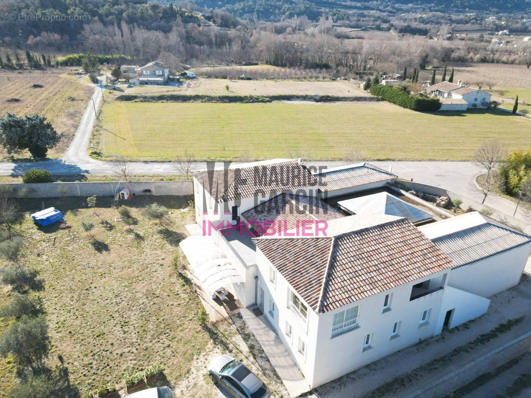 Maison à ENTRECHAUX