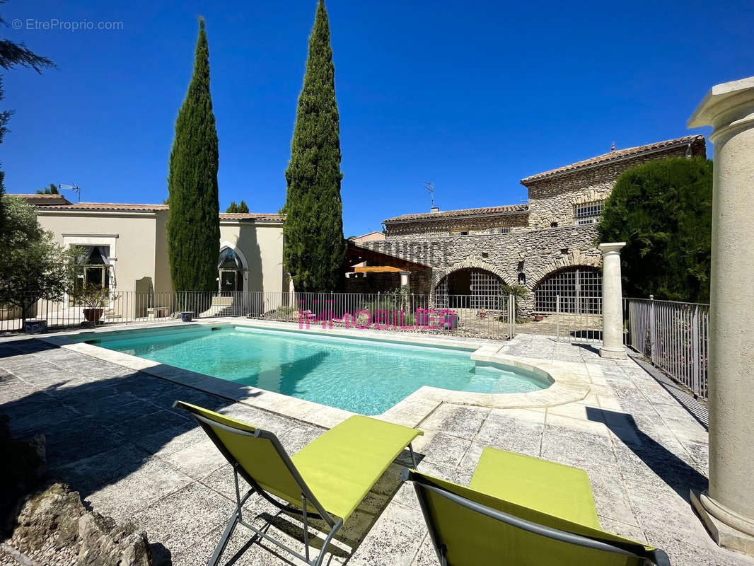 Maison à CHATEAUNEUF-DE-GADAGNE