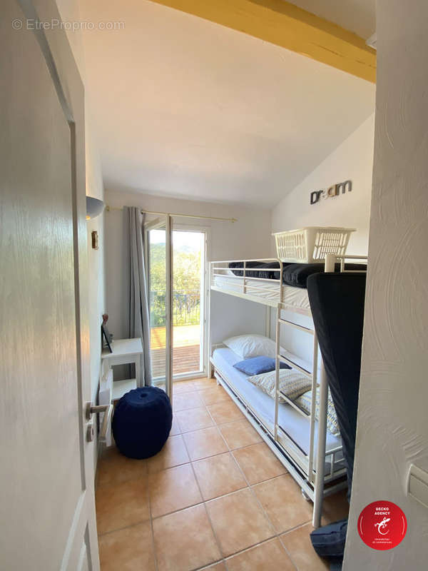 Bureau/chambre enfant - Maison à ROQUEBRUNE-SUR-ARGENS