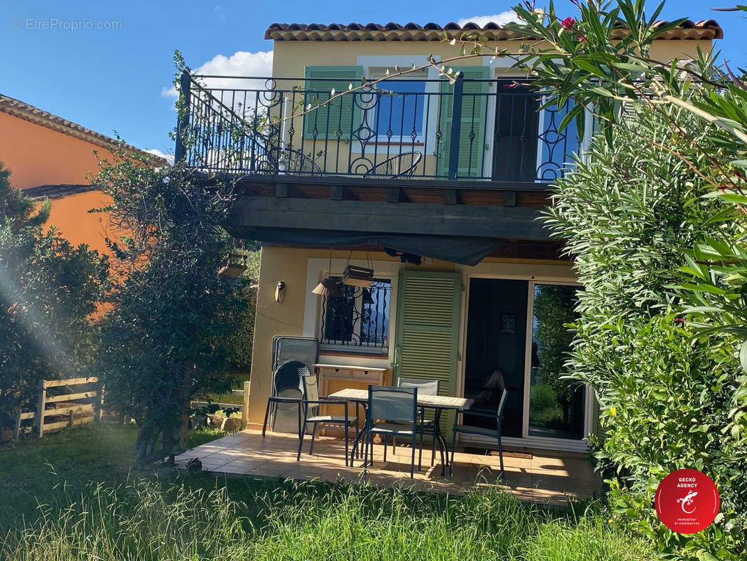 Vue du jardin - Maison à ROQUEBRUNE-SUR-ARGENS