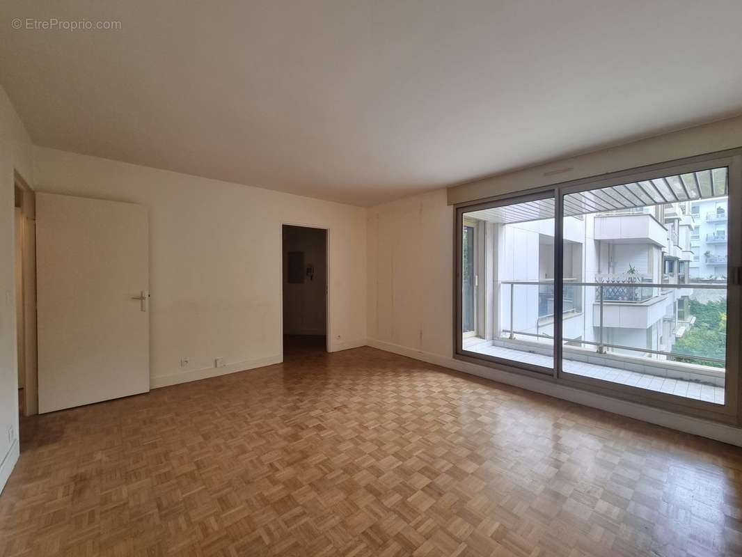 Appartement à PARIS-15E