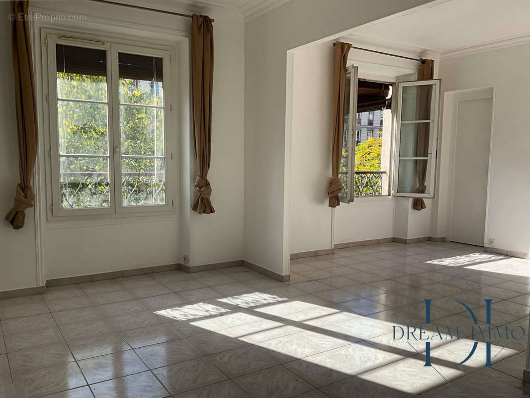 Appartement à PARIS-11E