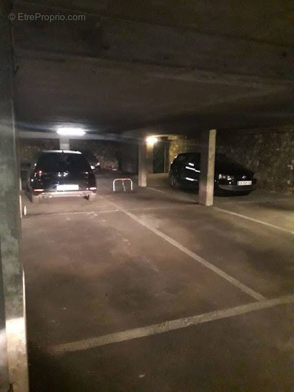 Parking à PUTEAUX