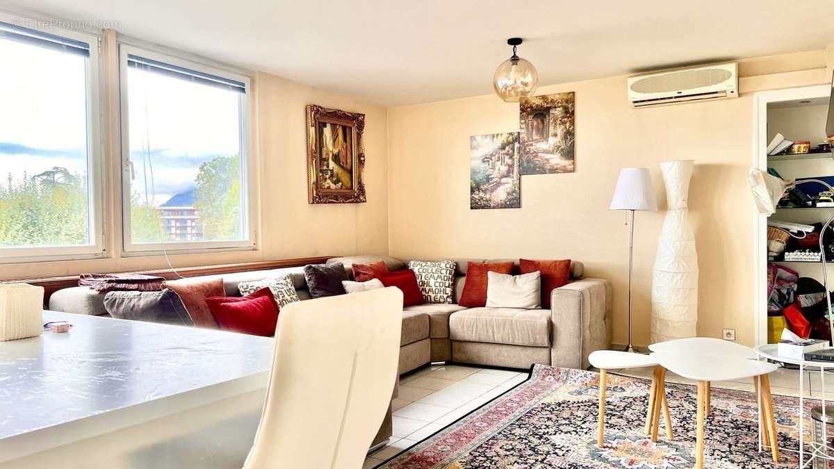 Appartement à EVIAN-LES-BAINS