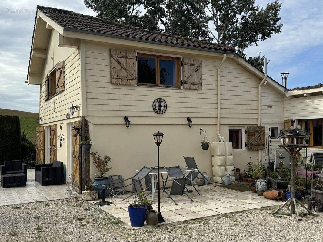 Maison à ESCLASSAN-LABASTIDE