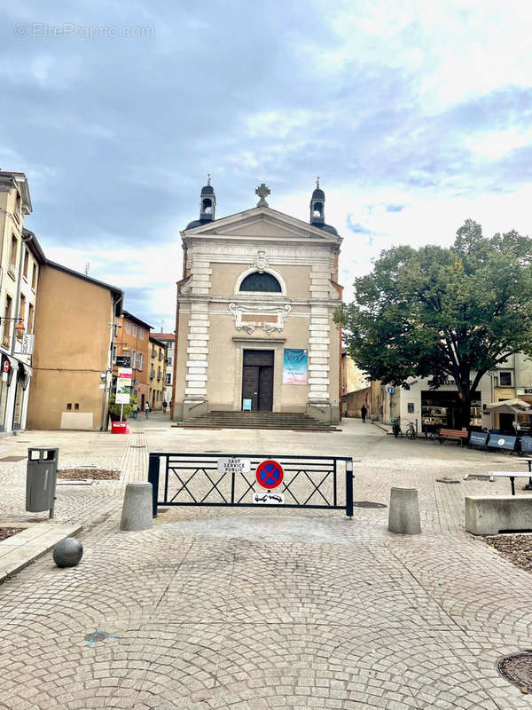 Appartement à NEUVILLE-SUR-SAONE