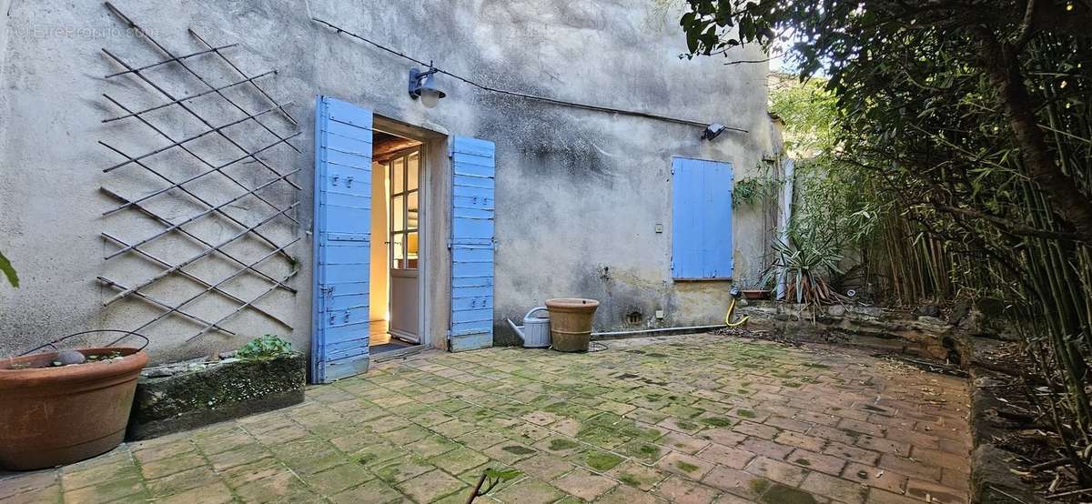 Maison à SAINT-QUENTIN-LA-POTERIE