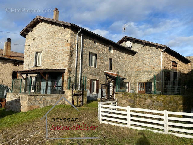 Maison à SAINT-PAL-DE-CHALENCON