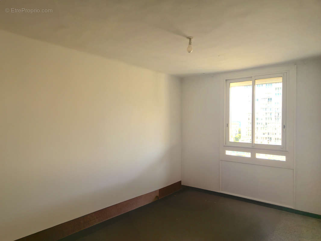 Appartement à MARSEILLE-7E