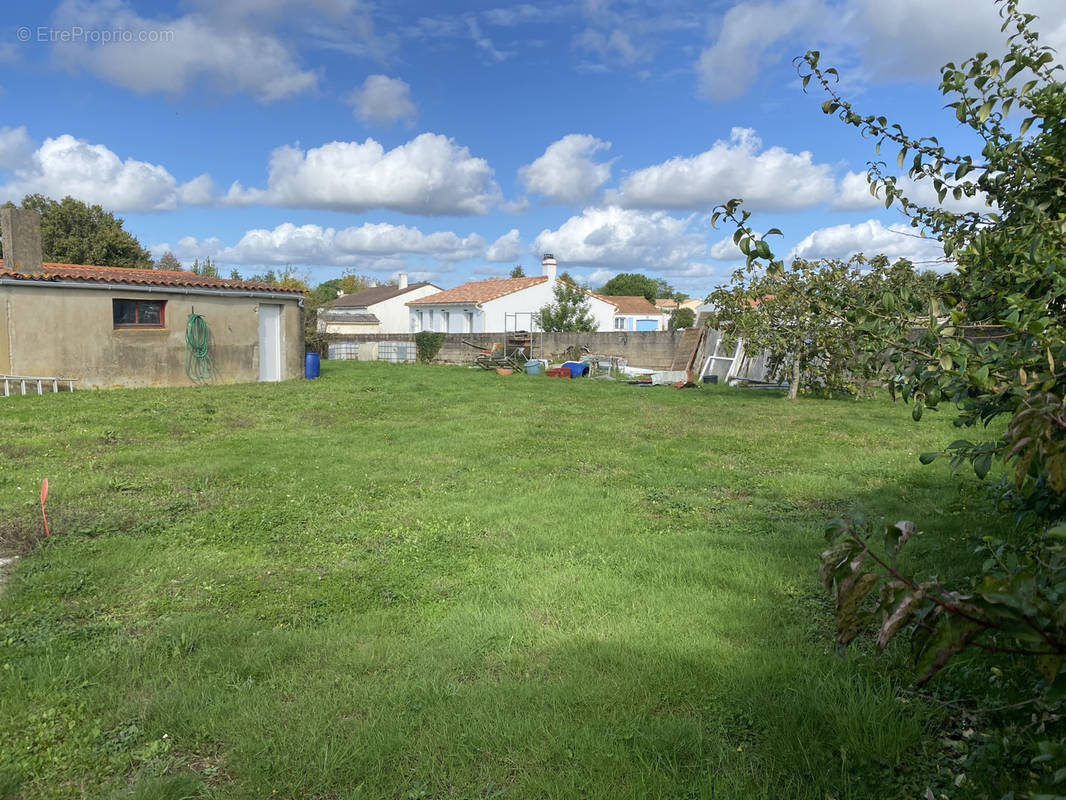 Terrain à L&#039;AIGUILLON-SUR-VIE