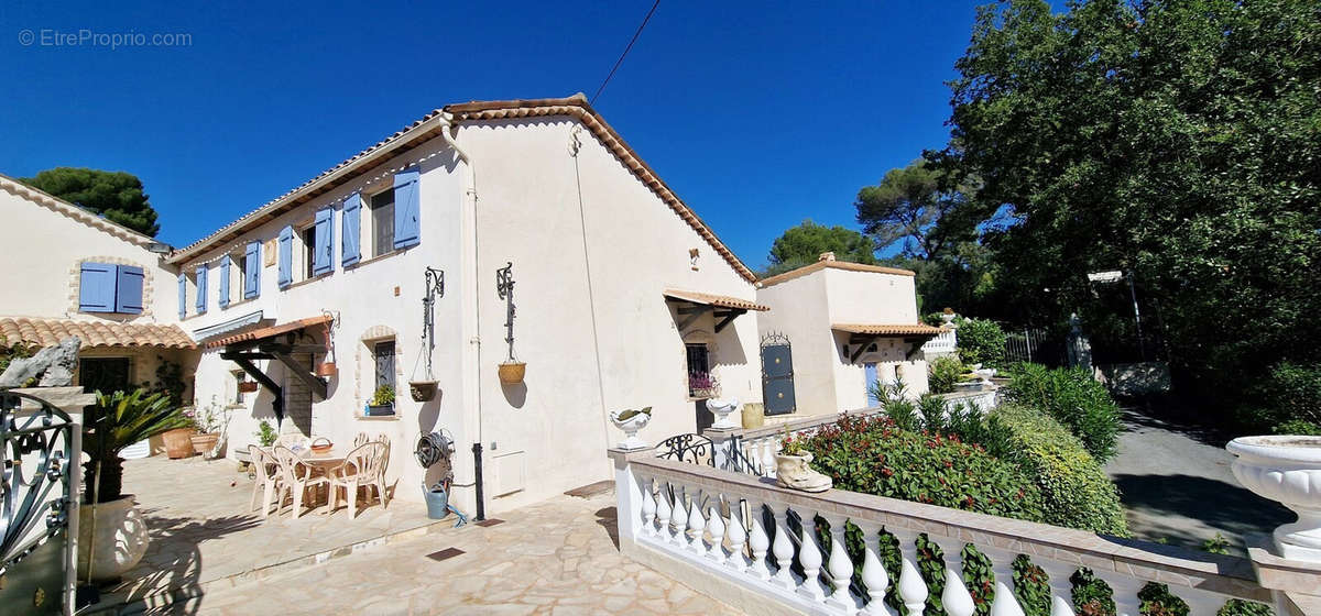 Maison à MOUGINS