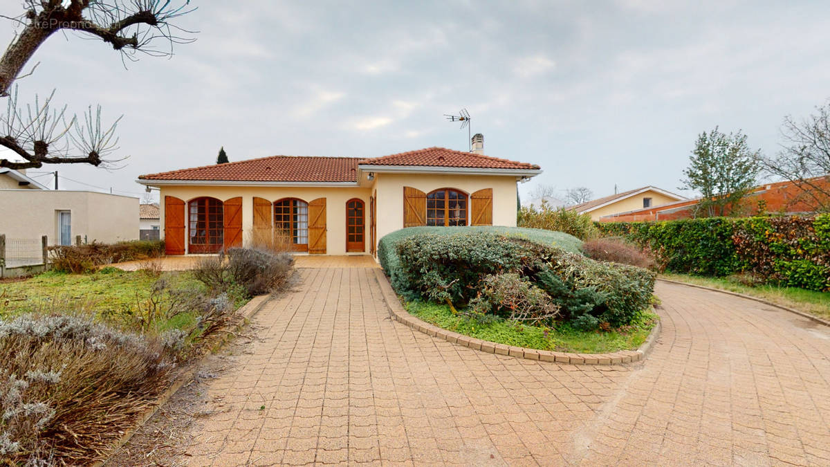 Maison à LEOGNAN