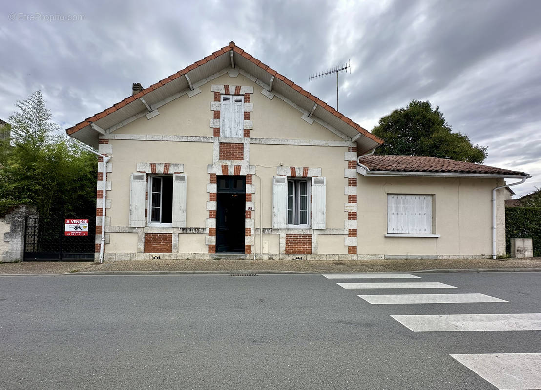 Maison à SAINT-AULAYE