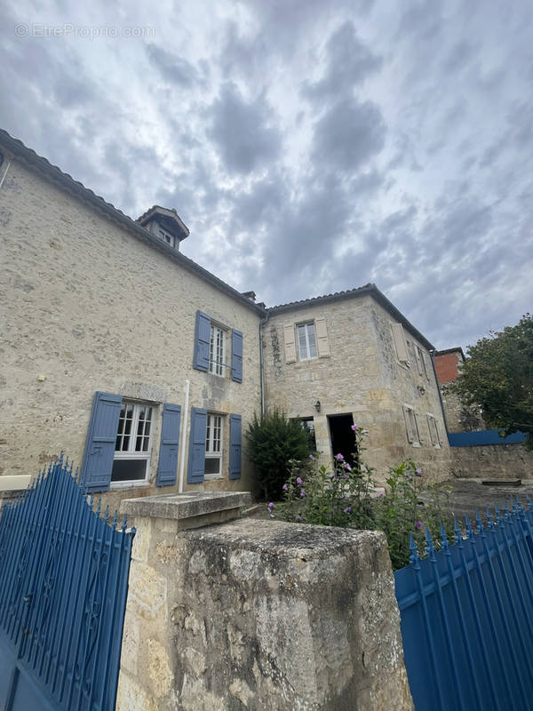 Maison à SAINTE-MERE