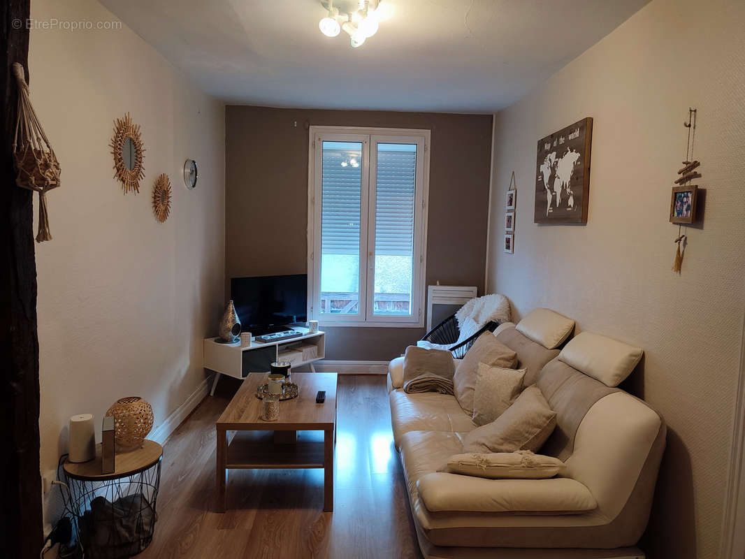 Appartement à OUZOUER-SUR-TREZEE