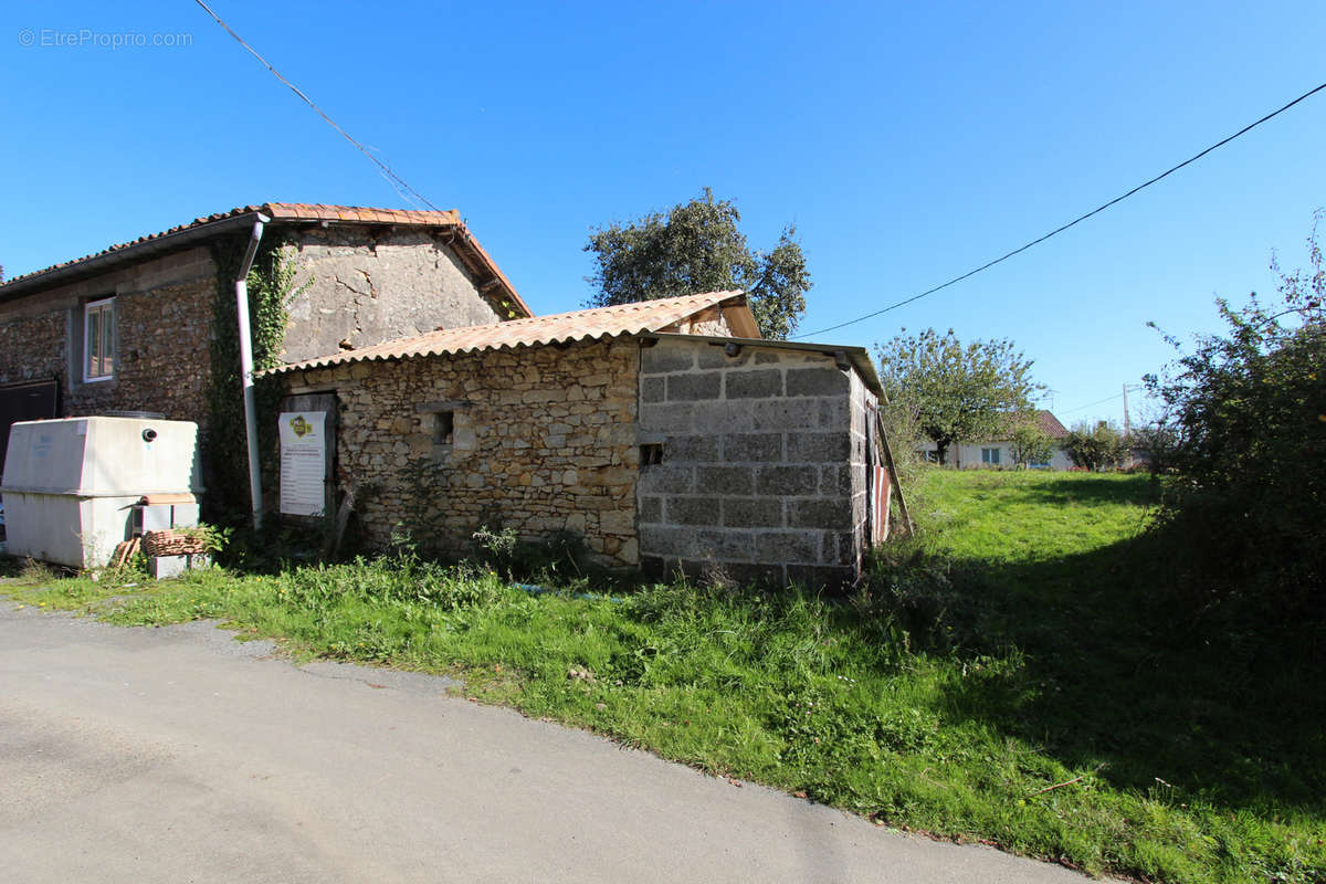 Maison à SOUTIERS