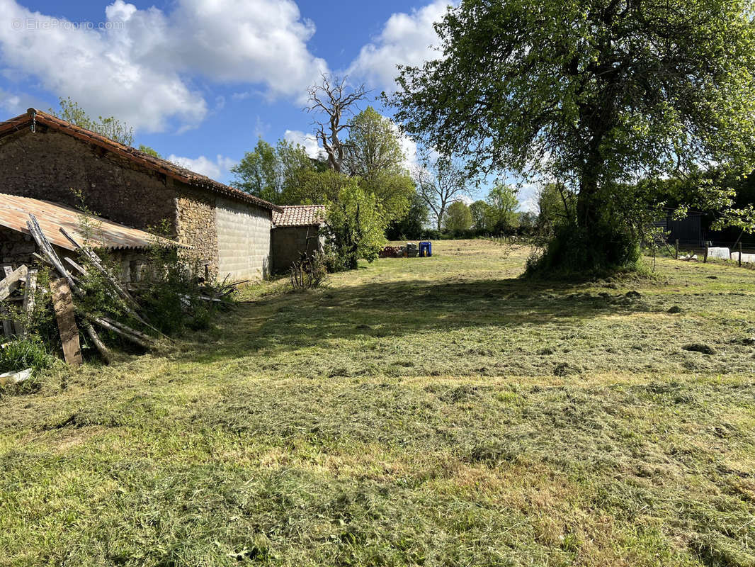 Maison à SOUTIERS