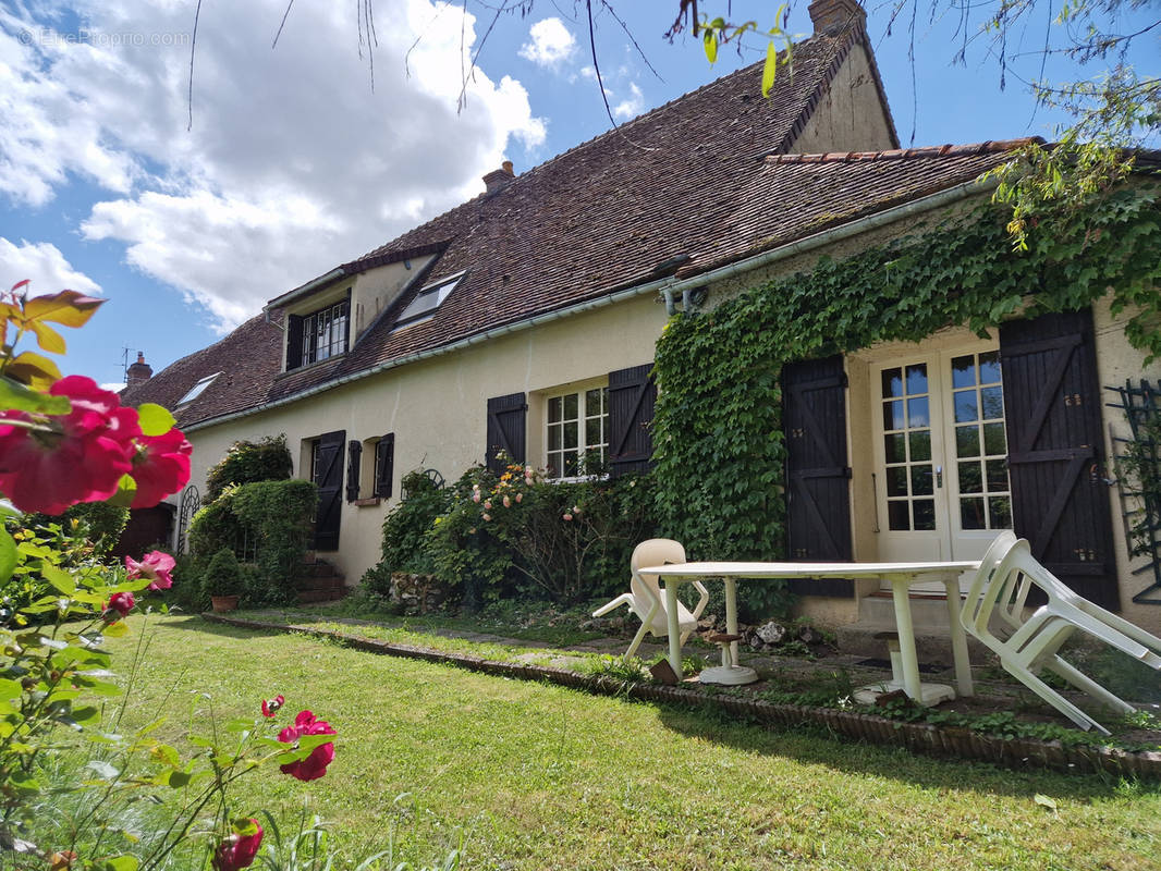 Maison à SAINT-VICTOR-DE-BUTHON