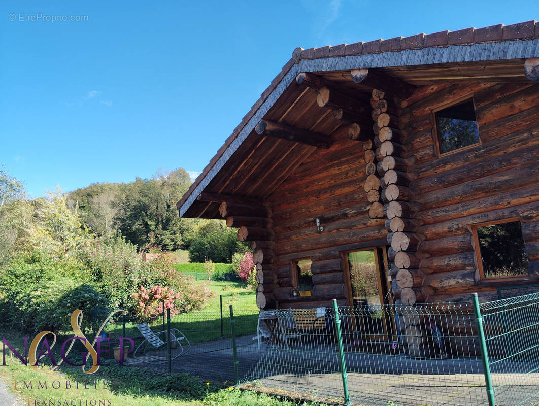 Maison à FERRIERES-SUR-SICHON