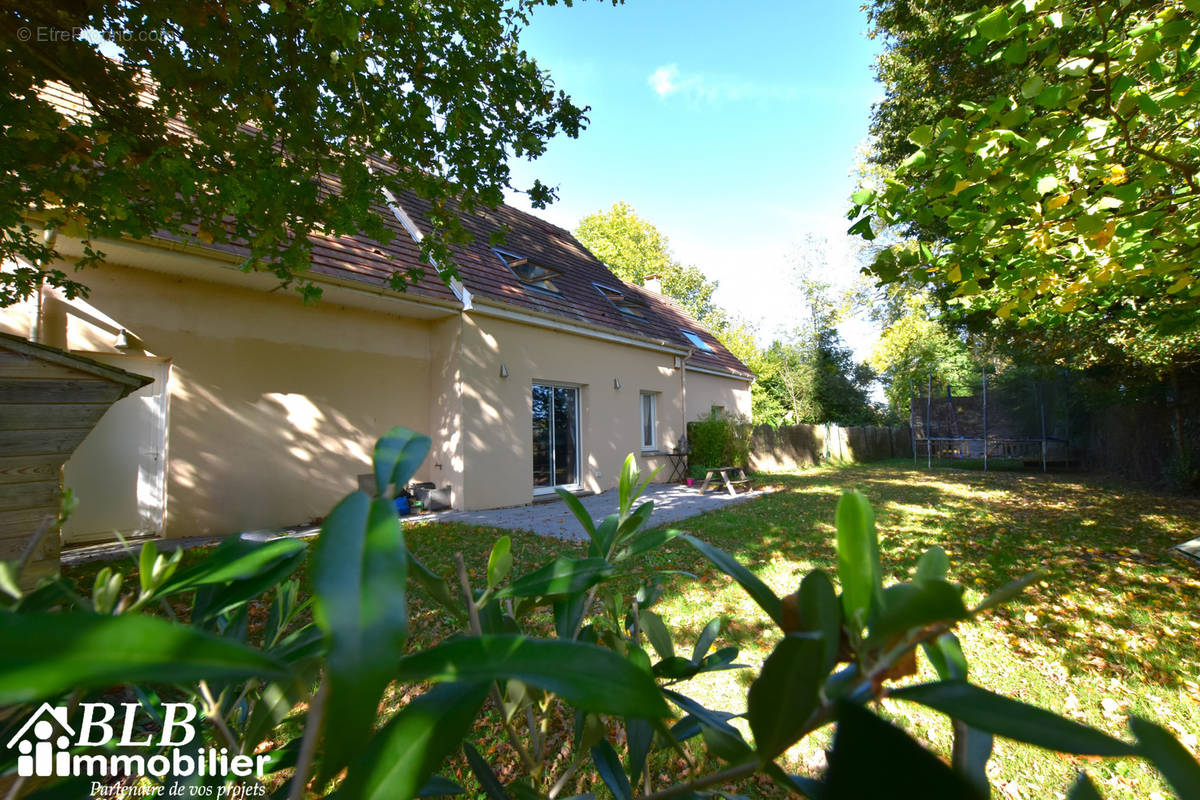 Maison à LES ESSARTS-LE-ROI