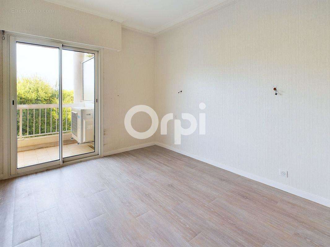 Appartement à MANDELIEU-LA-NAPOULE